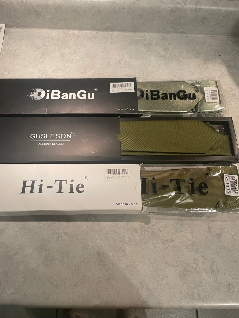 New DiBanGu, Gusleson & Hi-Tie Ties & Matching Pocket Scarf Bundle